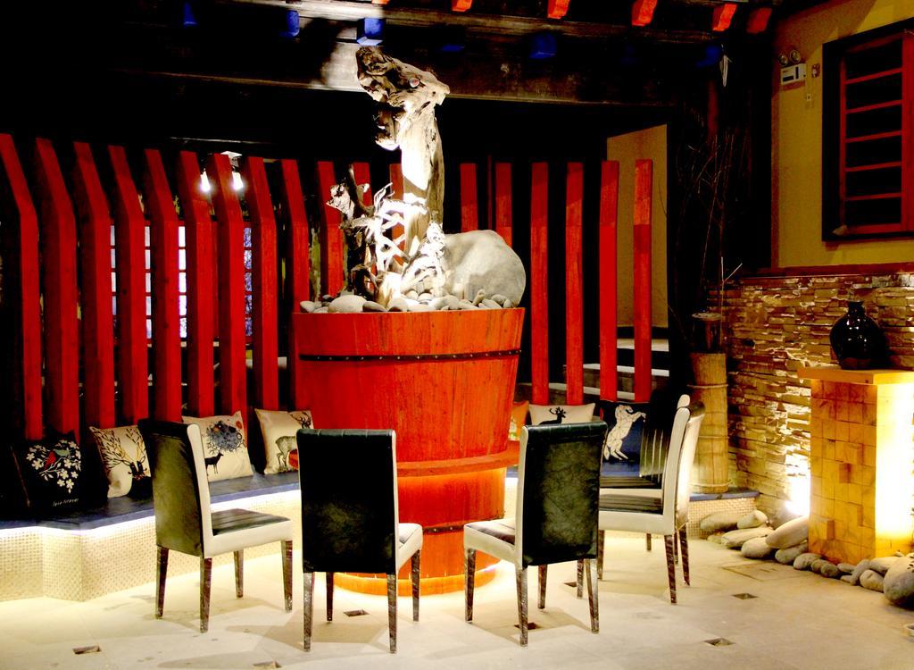 Jiumi Snow Mountain Original Art Hotel Shangri-La Exterior foto